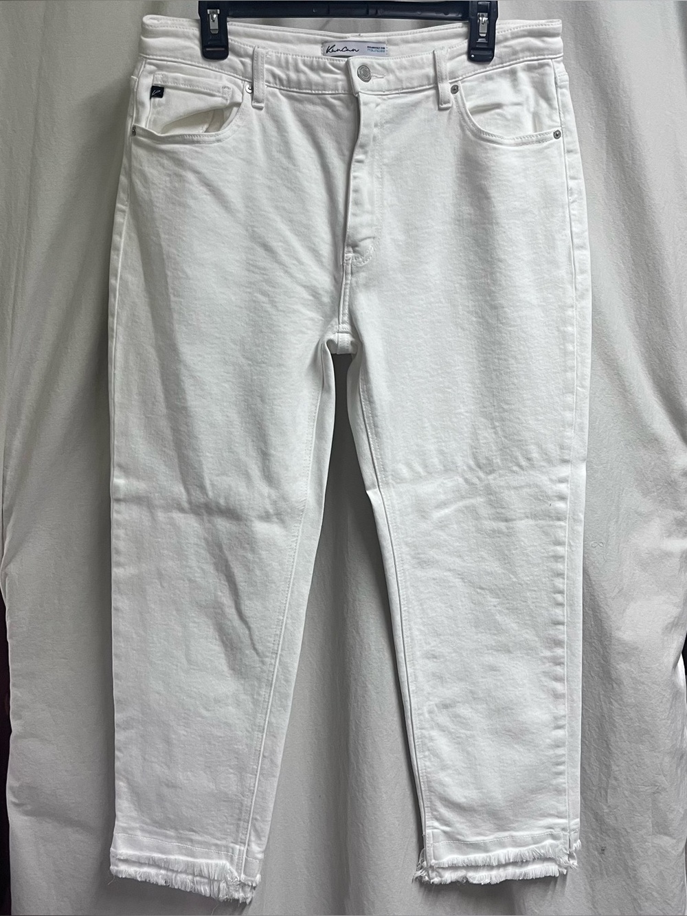 Kancan Maurices White Straight Leg Jeans Raw Hem Stretch Denim Womens Size 32